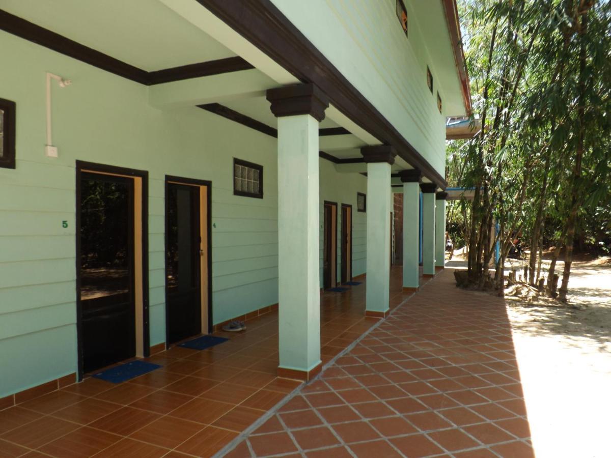 A Pousada Arcadia Backpackers & Waterpark Kampot Exterior foto